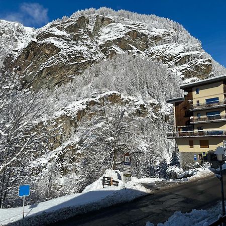 Apartments Les Crouses Valtournenche Exteriör bild